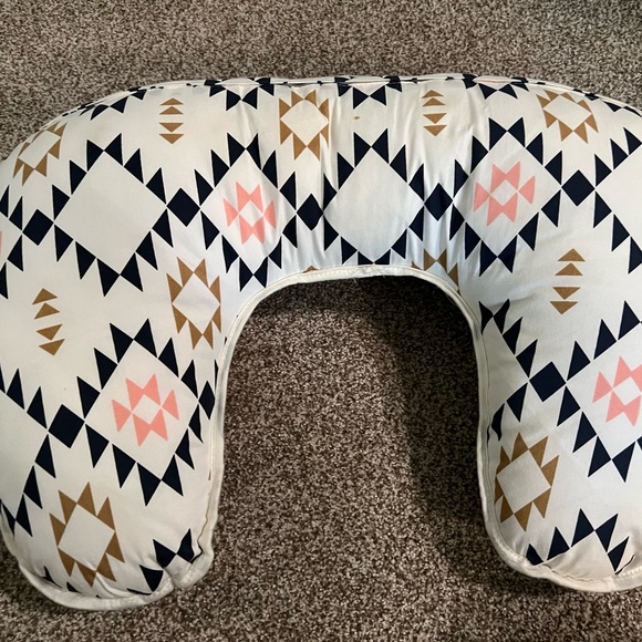 Wannisha nursing pillow - Picture 10 of 15